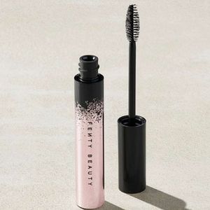 FENTY BEAUTY by Rihanna Full Frontal Volume, Lift & Curl Mascara in Cuz I'm Blac